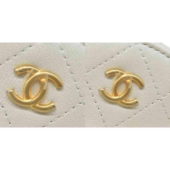 Chanel Lambskin Quilted Pearl Round Clutch With Chain 2020 - Picture 11 of 15